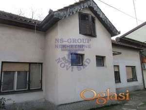 U strogom centru grada, kuća za ulaganje!!!